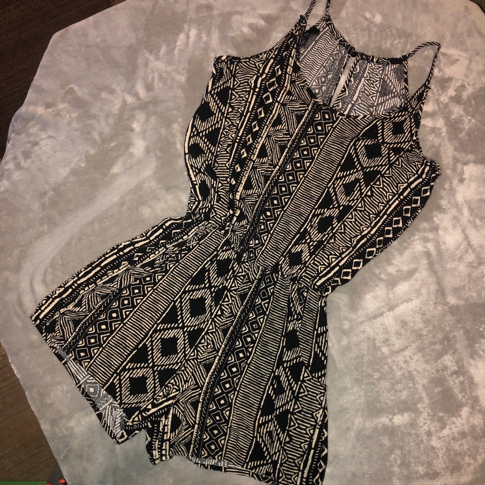 Aztec print romper with pockets and keyhole back